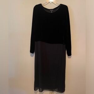 Eileen Fisher Women’s Long Tunic Velvet Blouse w/Silk Bottom Sheath.  Size S/P